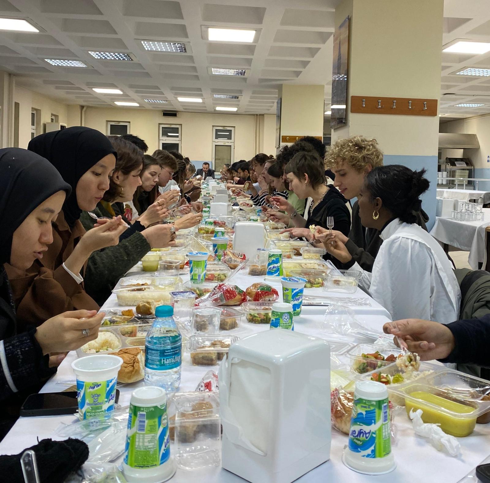 İftar Fotoğrafı 2.jpeg (308 KB)